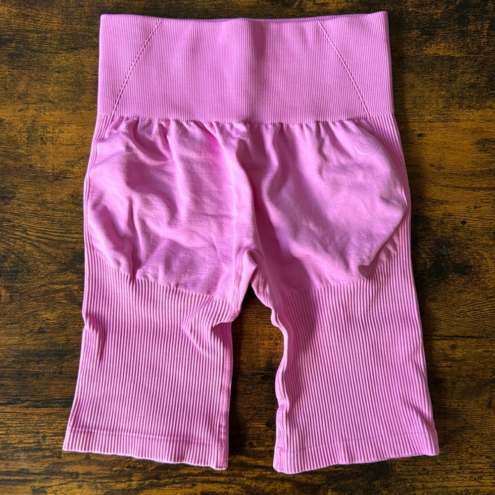 XS Lazuli Label Ultra Pink Scrunch Seamless Ribbed Contour Shorts